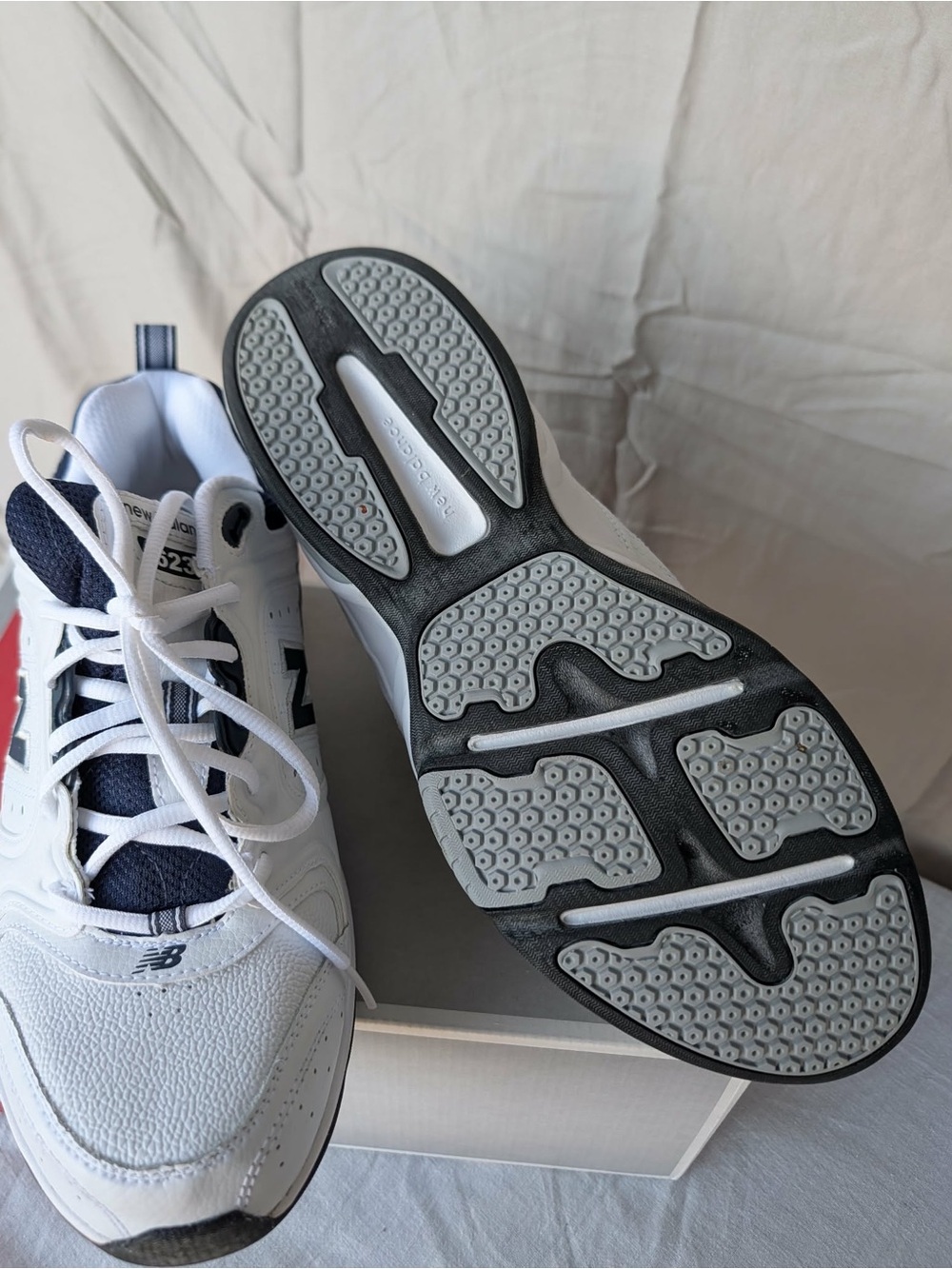 New Balance Men's White & Navy Athletic Walking Sneakers E Width For A Wider Fit - Picture 3 of 4
